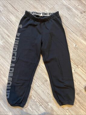 Under Armour Women’s Black Capris Logo Sweatpants